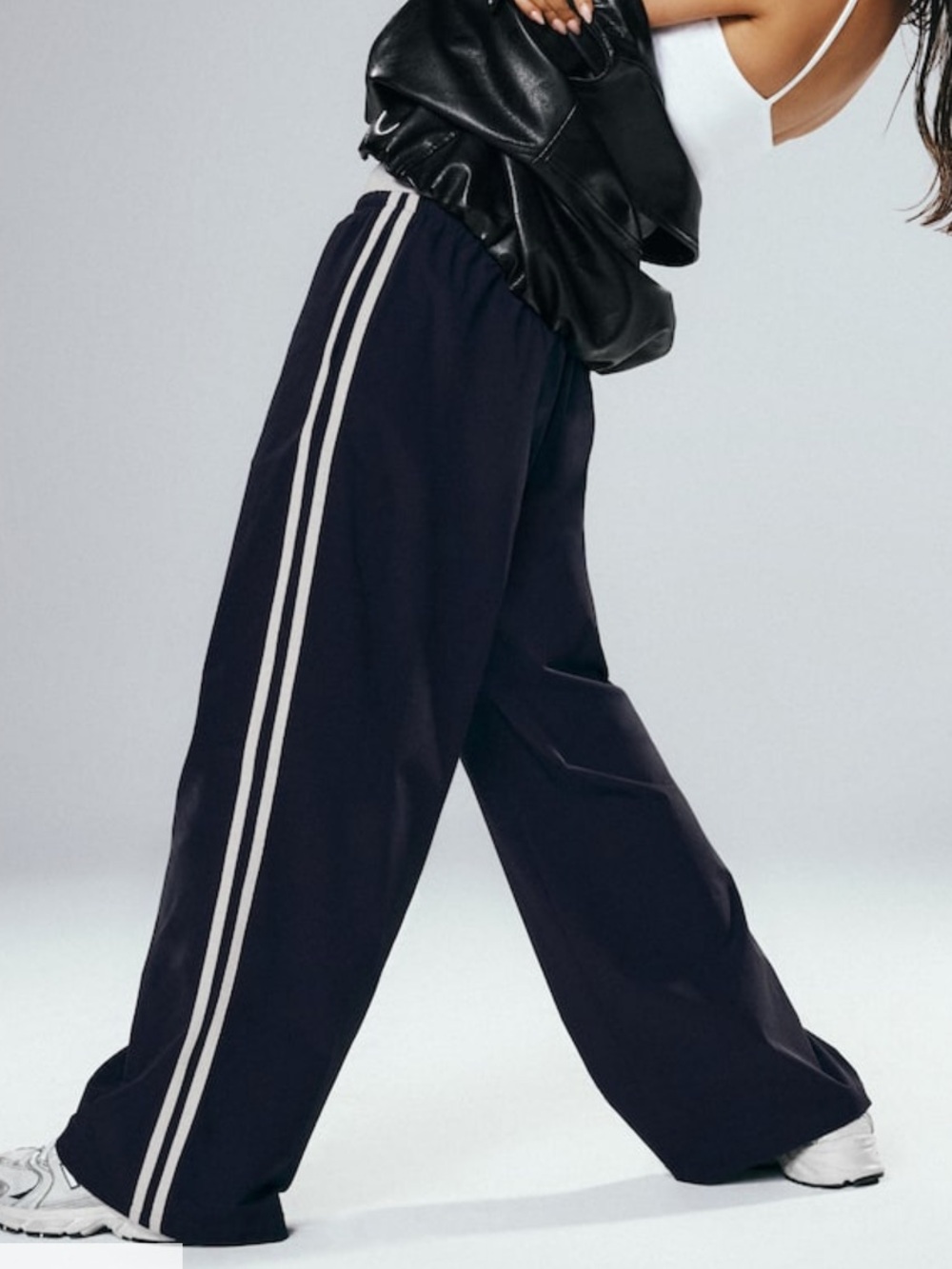 NWT! Garage On The Go Track Pants in Navy - Picture 2 of 9